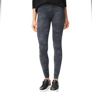 Spanx Seamless Look At Me Now Camo Leggings in Black Camo